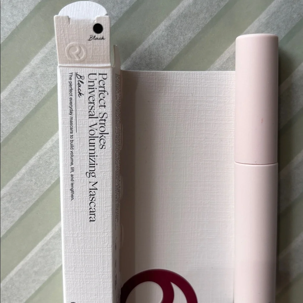 3/15$ ✨ mini Rare Beauty Perfect Strokes Universal Volumizing Mascara - Black